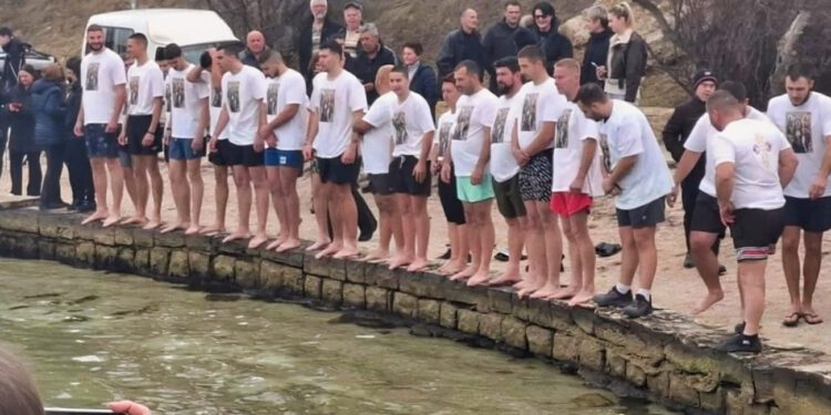 VIDEO Plivanje za časni krst vratilo se u Dalmaciju nakon 70 godina. Evo prizora