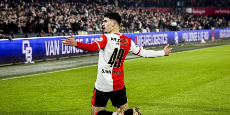 Van Persie, njegov sin Shaqueel i Robinova lekcija. Garlandova budilica