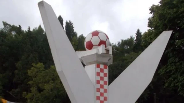 Velež osudio uklanjanje spomenika na stadionu Zrinjskog, Koalicija za Mostar podnijela kaznenu prijavu