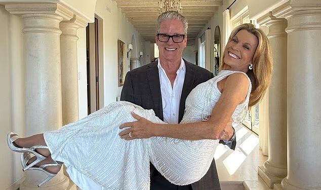 Veterinarka Wheel of Fortune Vanna White (68) šokirala je obožavatelje otkrivajući da se udala za svog dečka s kojim je bila 14 godina.