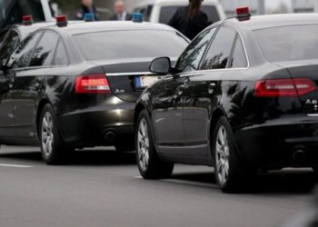 Vlada FBiH dodijelila 11 novih službenih automobila, evo tko je dobio Audije i Škode proizvedene u 2025.