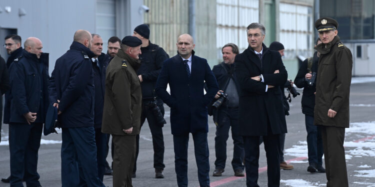 Vlada iza zatvorenih vrata donijela zanimljive odluke: Oružane snage prelaze granicu