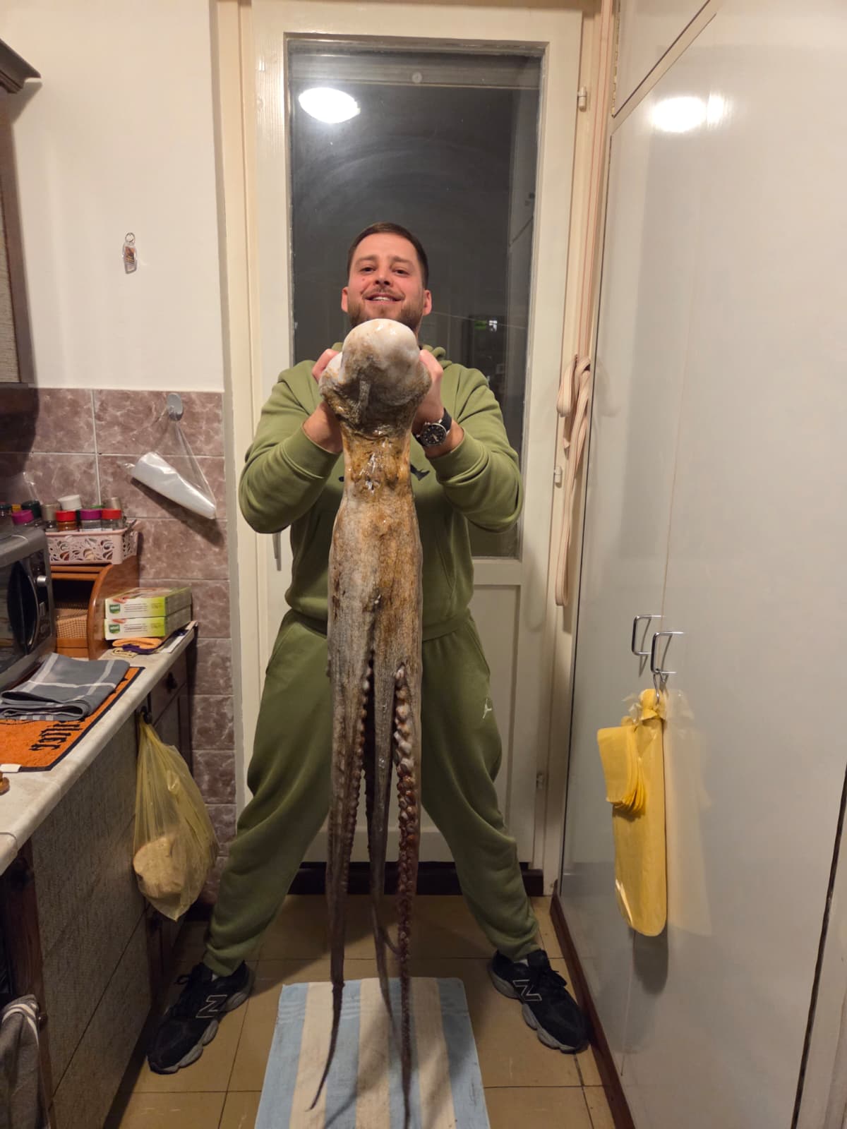 VIDEO Splićanin uhvatio krakena kod Hvara: "Borba je trajala 20 minuta, velika je gotovo kao i ja!"