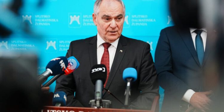 ŽUPAN BOBAN: 23 posto veća satnica za 426 pomoćnika u nastavi