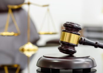 Žena tuži LDS crkvu tvrdeći da joj je biskup rekao da ne prijavljuje godine seksualnog zlostavljanja od strane visokog svećenika