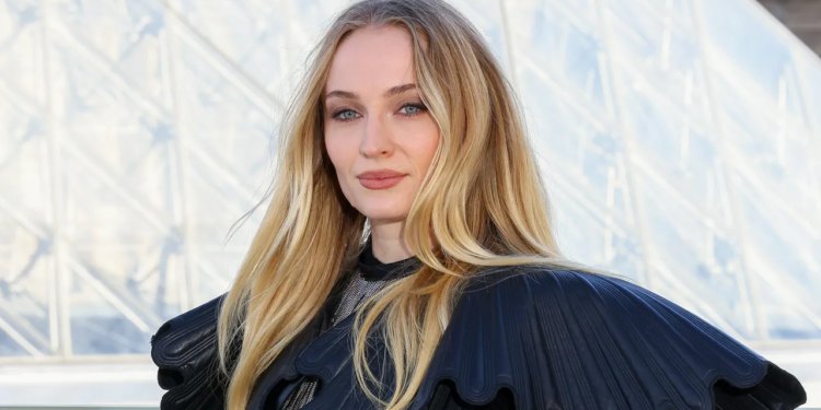 Zvijezda Igre prijestolja Sophie Turner kaže da ‘Nitko drugi nije bio stvarno sretan’ s time kako su njihovi likovi završili seriju