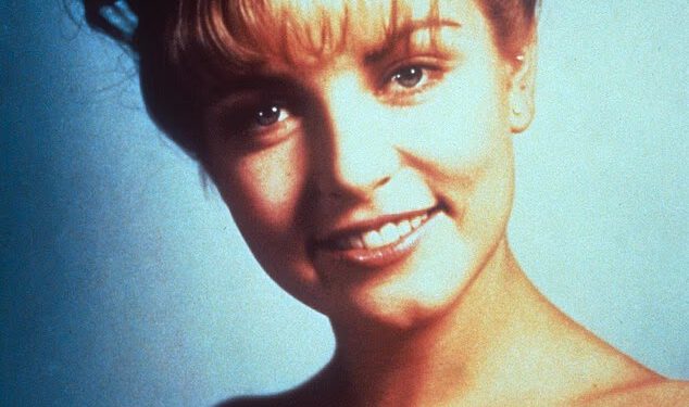 Zvijezda Twin Peaksa Sheryl Lee bila je plavokosa pinup 90-ih koja je hodala s Davidom Duchovnyjem, vidite je sada u 58.