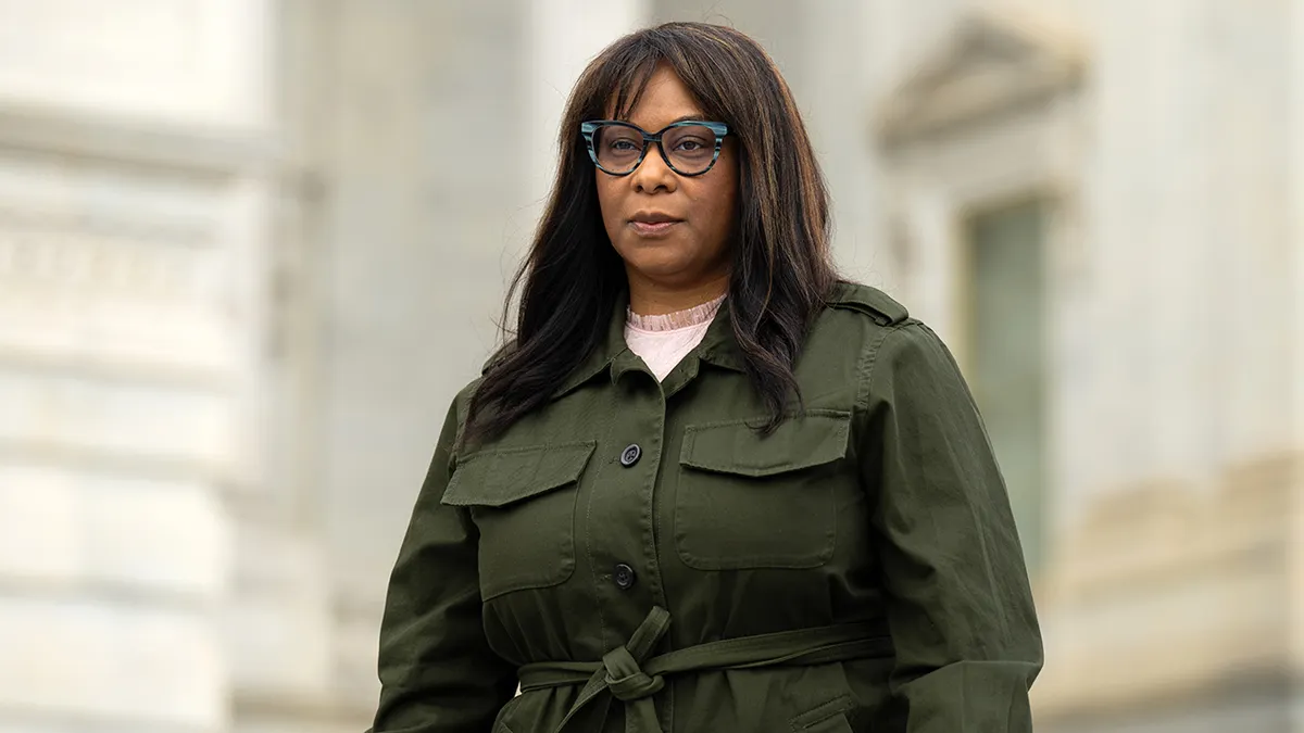 Novoizabrana Janelle Bynum u studenom 2024