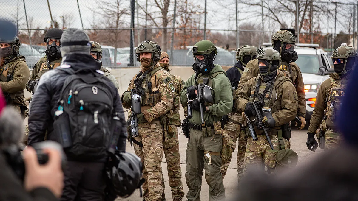 ICE agenti i agitatori sukobljavaju se u Minneapolisu