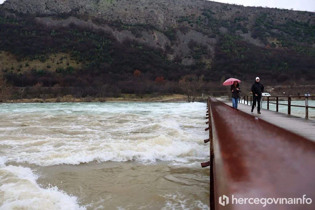 Nabujala Buna i klizište u Cimu, pogled s terena