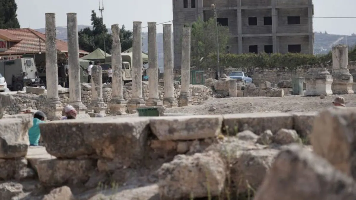 Sebastian, Zapadna obala.