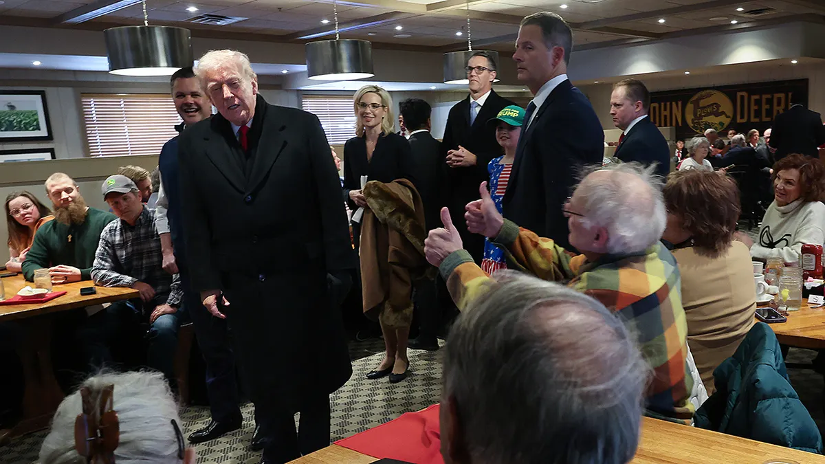 Donalda Trumpa pozdravljaju pristalice