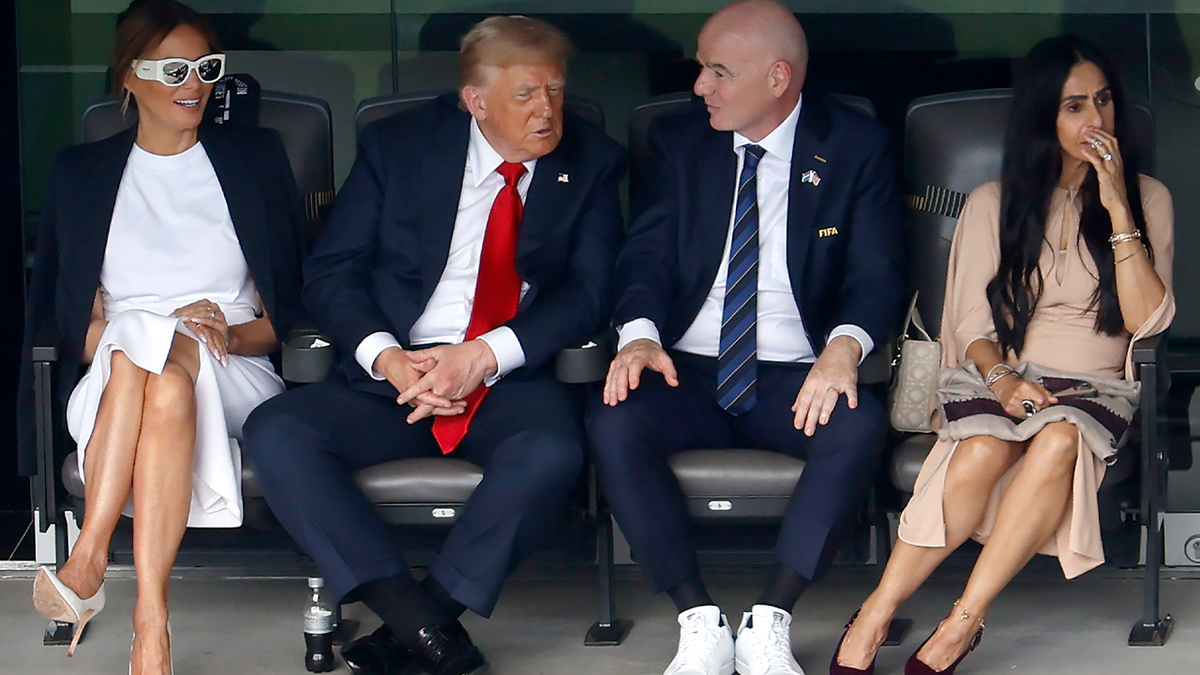 Otok nogu Donalda Trumpa