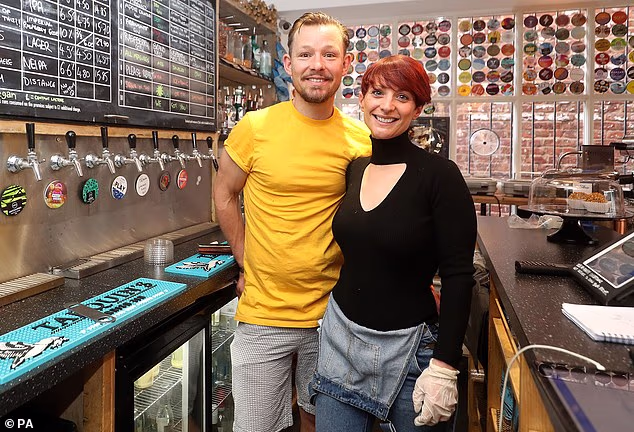 Adam je bio najpoznatiji po svom glumačkom radu, ali posljednjih su se godina on i njegova supruga Katy udaljili od svjetla reflektora i vode bar s craft pivom i ginom