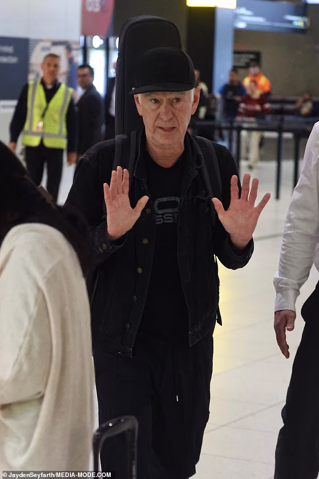 Legenda američkog tenisa postajala je sve više frustrirana jer ga je tinejdžerica neprestano tražila za fotografiju