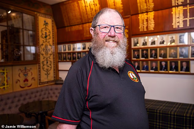 Trevor Harrison je trener i veliki doprinos curlingu u području Stranraer