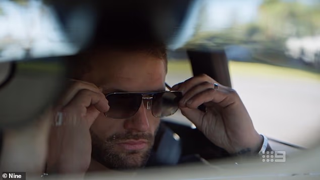 33-godišnji biznismen iz Queenslanda (na slici) prikazan je kako juri ulicom u svom Lamborghiniju dok se hvali kako 'živi u brzoj traci'