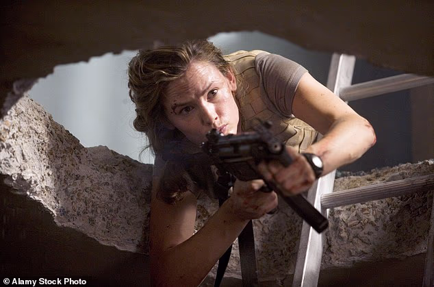 Garner's je odgrizao uho kaskadera Sala Bakera tijekom snimanja filma The Kingdom iz 2007.