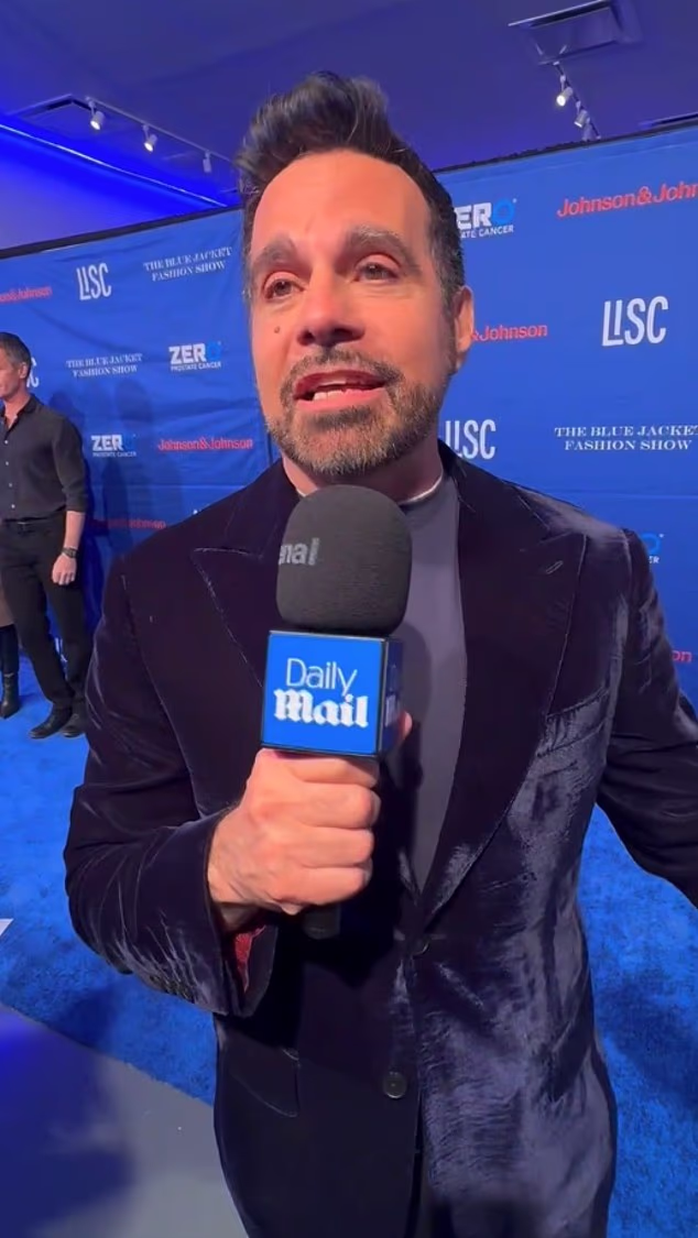 Nije se posvađao sa svim članovima glumačke postave. Noth je viđen kako se druži s kolegom Mariom Cantoneom, koji je glumio Anthonyja Marentina u SATC-u i njegovom oživljavanju. Cantone je za Daily Mail rekao da između njih 'nema napetosti'