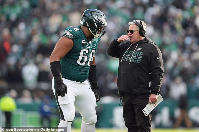 Stoutland je slavno skautirao Jordana Mailatu (lijevo) dok je bio ragbijaš prije nego što ga je pomogao pretvoriti u jednog od najboljih napadača u NFL-u