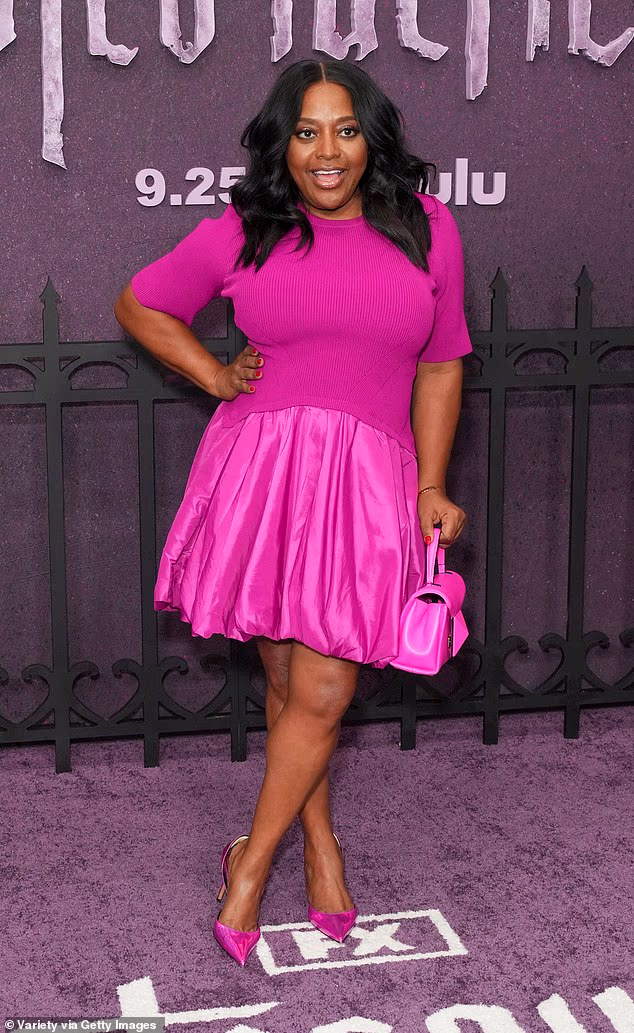 Naznačila je da je njezino odsustvo bila samo slučajnost, jer je navodno preboljela Covid-19; Shepherd je slikan u New Yorku u rujnu 2024