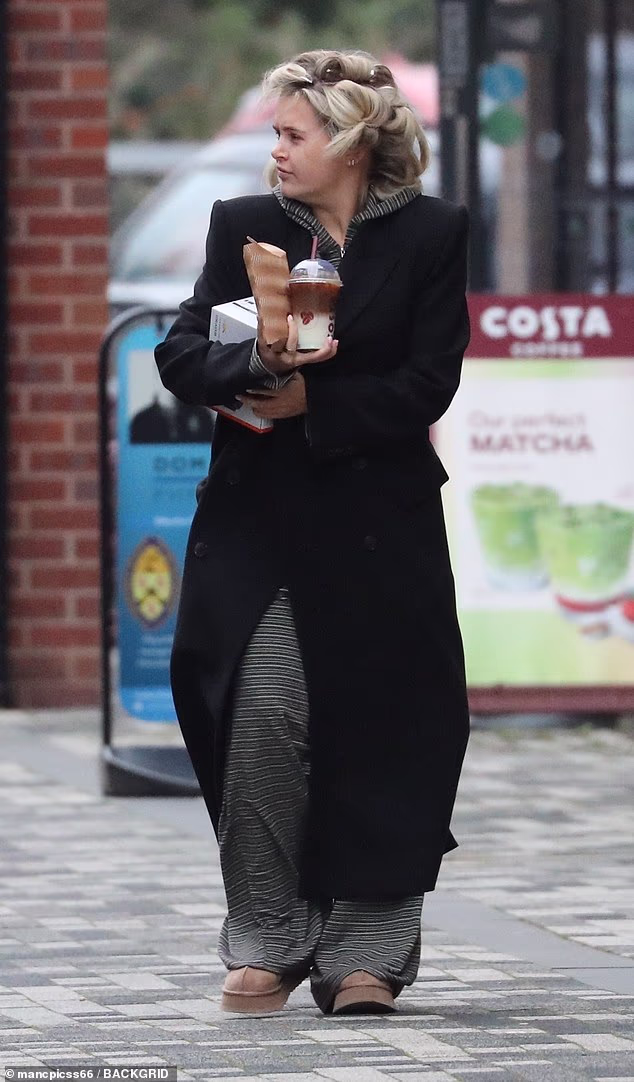 Izgledala je zaposleno kao i uvijek, zahvaljujući tome što je zaposlena majka dvogodišnjeg Bambija