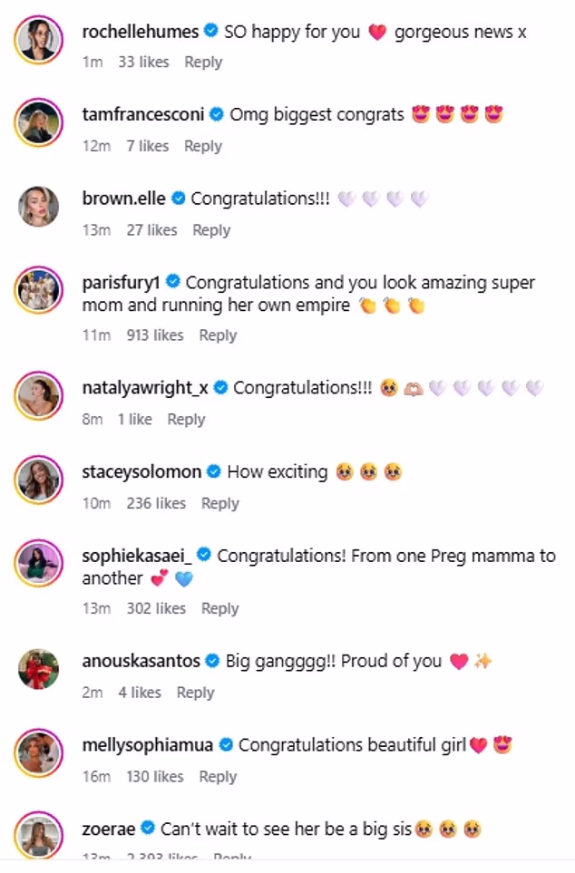 Mollyna šogorica Paris Fury napisala je: 'Čestitam i izgledaš nevjerojatno. Super mama i vodi svoje carstvo, dok je Stacey Solomon komentirala: 'Kako uzbudljivo'