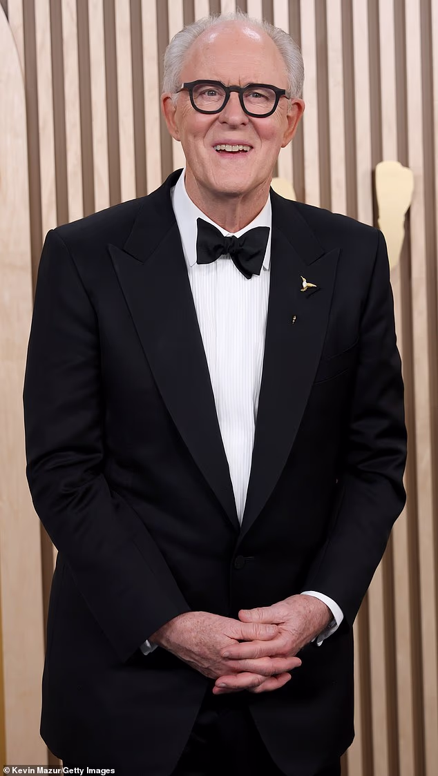 Nakon objave, John je otkrio da mu je prijatelj s trans djetetom poslao poveznicu na članak pod naslovom: 'Otvoreno pismo Johnu Lithgowu: Molim te, udalji se od Harryja Pottera' - nešto što je priznao čini da se osjeća 'neugodno' (John na slici u veljači prošle godine)