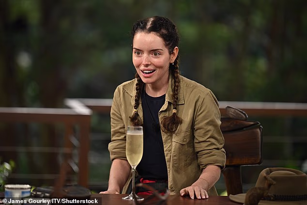 Od pojavljivanja u emisiji ITV2dating prije gotovo sedam godina, Maurina karijera je sve više jačala s raznim TV nastupima u Ujedinjenom Kraljevstvu