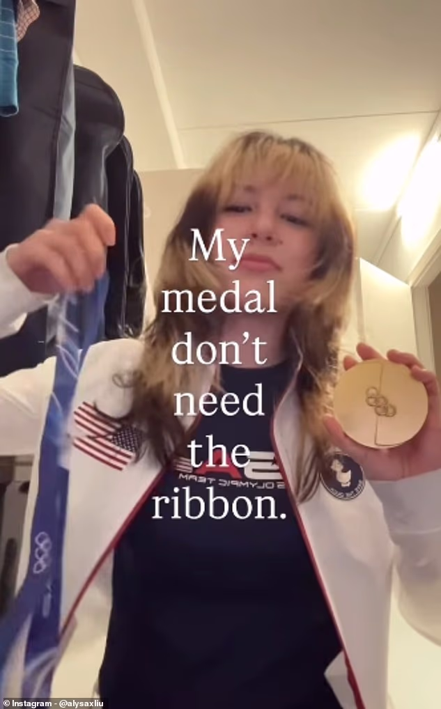 Američka klizačica Alysa Liu također je na društvenim mrežama objavila snimku svoje zlatne medalje na timskom natjecanju, odvojenu od službene vrpce