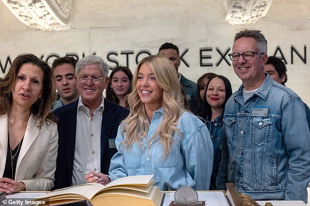 Po osmijesima na licima svih, činilo se da je debakl iza njih