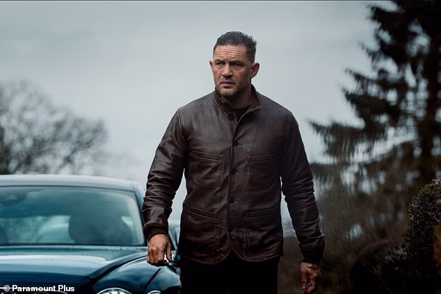 Stewart je bio previše zauzet prepijanjem paramount+ londonske kriminalističke drame MobLand, čija je produkcija službeno započela u drugoj sezoni 13. studenoga