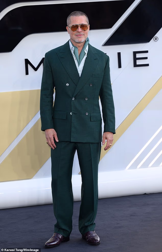 'Bila sam pomalo fascinirana ovim vrlo zgodnim mladićem na Instagramu. Zove se Brad Pitt', rekao je plaćeni partner Pepsija za The Tonight Show 2022. o svojim slikama na Instagramu (na slici 23. lipnja)