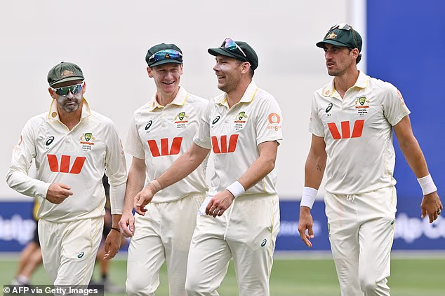 Šefovi Durhama Bena Stokesa istraživali su poteze za Brendana Doggetta (drugi lijevo) i Scotta Bolanda (drugi desno)