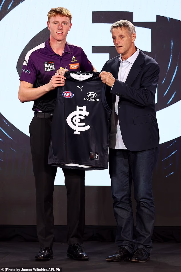 Njegov sin, Harry (lijevo), izabran je u Blues prošle godine kao izbor broj 3 na AFL National draftu