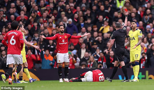 Kapetan Cristian Romero proveo je posljednjih nekoliko mjeseci mažući po ploči i protivničkim igračima, zaradivši dva crvena kartona ove sezone