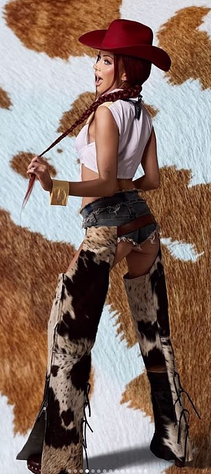 Olivijin kostim za Noć vještica također je bio naklon jednoj Haileynoj prijateljici nakon što je kopirala kostim Kendall Jenner 2022.