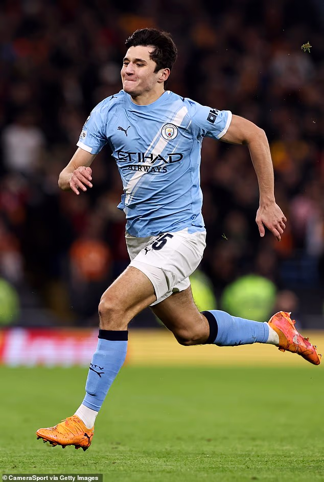 Abdukodir Khusanov postigao je brzinu od 35,80 km/h kako bi izbacio braniča Spursa Mickyja van de Vena