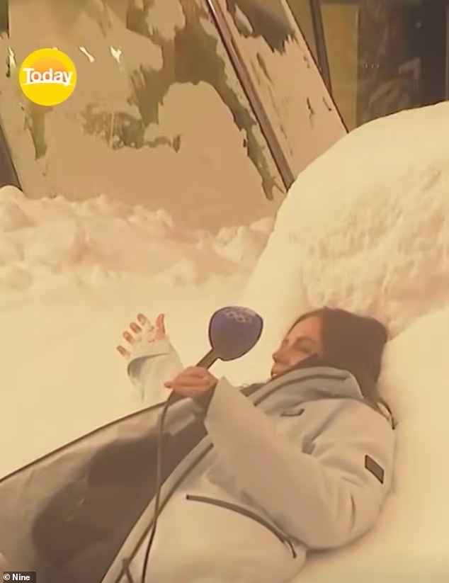 Domaćine je ostavila u šavovima jer je tijekom reportaže napravila i snježne anđele