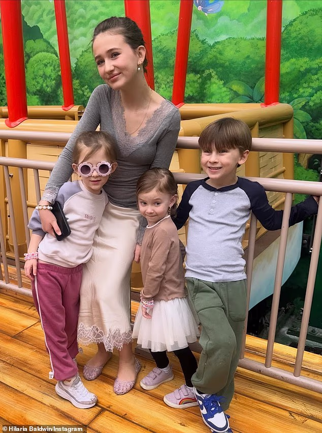 U njezinu objavu na IG-u također su uključene fotografije njezine djece koju je sama snimila tijekom njihovih nedavnih avantura po New Yorku