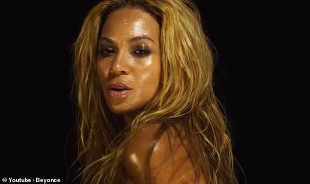 Zvijezda Destiny's Child podijelila je svoju razigranu reakciju na Beyonceinu upotrebu riječi 'algebra' u njezinoj pjesmi 1+1 (pjevačica je na slici u glazbenom videu)