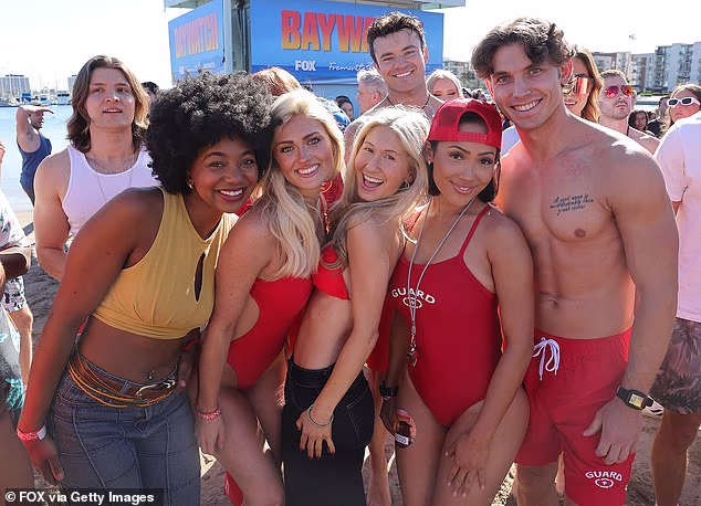 Potpredsjednica odjela za kasting u Foxu, Brittainy Roberts, rekla je za Los Angeles Times da je otvoreni casting bio 'prilika da se stvarno okupe ljudi u prostoriji na veliki način'.