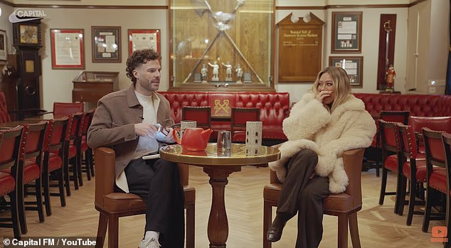 Pridružio joj se Jordan North s Capital FM-a u londonskom Toweru dok ju je učio sve što treba znati o Britaniji, uoči njezinih emisija