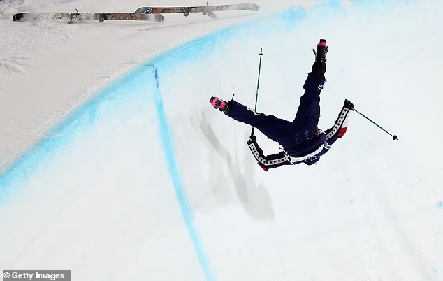 Američka skijaška zvijezda stremila je ka zlatnoj medalji sve do pada u posljednjoj fazi skoka