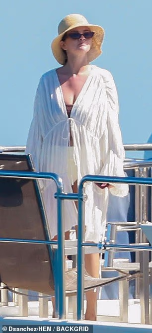 Lijepa mladenka je upravo suprotno od toga jer se upravo udala za glazbenog producenta Bennyja Blanca