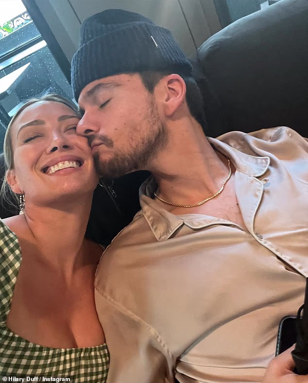 Tijekom otvorenog novog intervjua za Los Angeles Times, bivša tinejdžerska zvijezda, 38, priznala je da je veći dio svojih 20-ih provela pokušavajući shvatiti stvari iza zatvorenih vrata