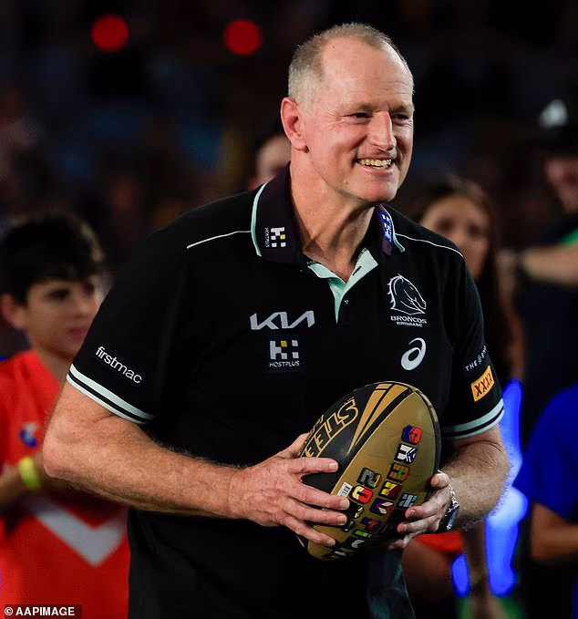 Haas je također rekao da je njegov odnos s trenerom Broncosa Michaelom Maguireom dobar unatoč glasinama o razdoru između njih dvoje