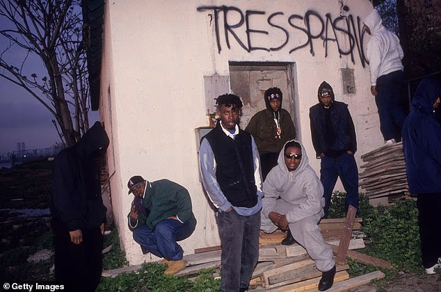 RZA-in prijatelj iz djetinjstva, Grant je odigrao ključnu - i često nedovoljno cijenjenu - ulogu u pretvaranju Wu-Tang Clana iz otrcane rap ekipe na Staten Islandu u globalnu kulturnu moć; (Klan Wu-Tang 1993.)