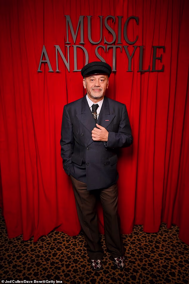 Dizajner Christian Louboutin odjenuo se kako bi impresionirao za veliki noćni izlazak svoje marke