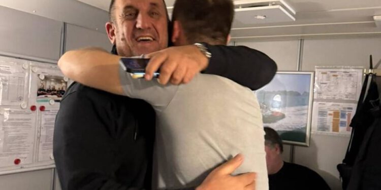 Kako je "Hrabri" spasio "Trideseti avgust" – pogledajte zagrljaj dva zapovjednika koji sve govori!